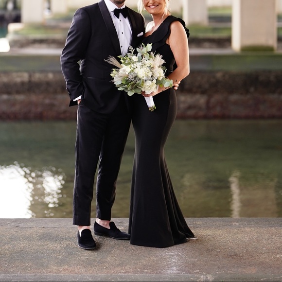 Ruffled one shoulder maxi dress - Picture 1 of 8